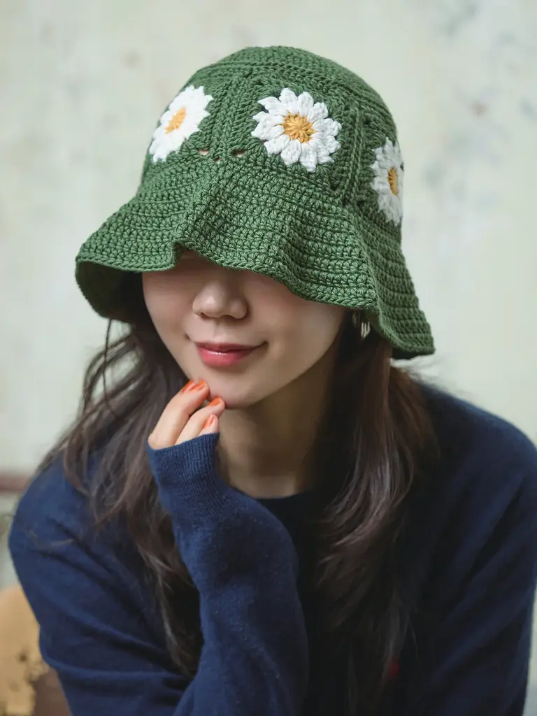 韓国発の編み物本が日本初登場！　動画を観て進めていけるから不器用さんでもしっかり作ることができる、ビビッドカラーが光る8点のトレンドアイテム！！ 画像 4