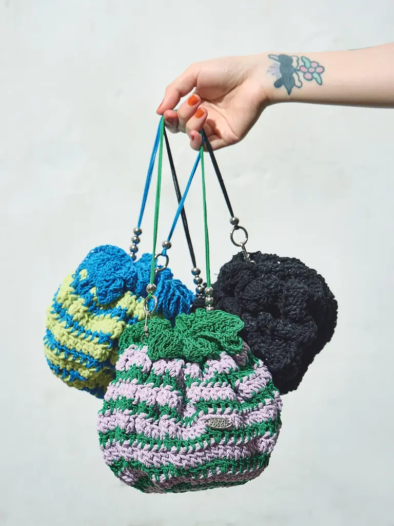 韓国発の編み物本が日本初登場！　動画を観て進めていけるから不器用さんでもしっかり作ることができる、ビビッドカラーが光る8点のトレンドアイテム！！ 画像 5