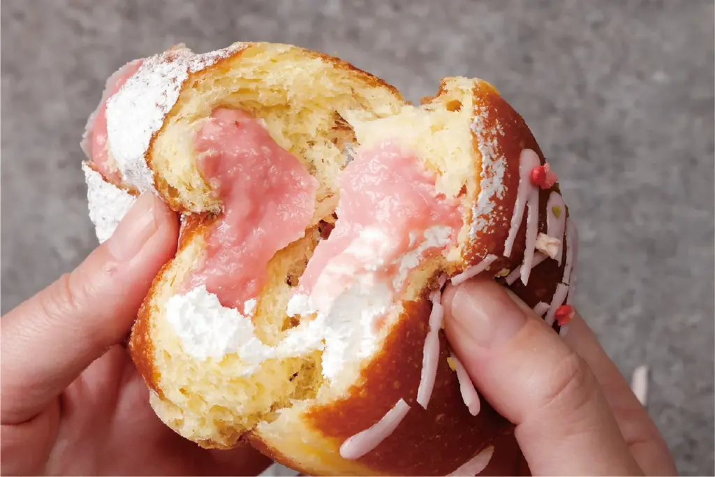 【メゾン・イチ プリュス越谷レイクタウン店】冬のシーズン限定！贅沢な「あまおう苺」を味わう新作パンを販売開始 画像 3