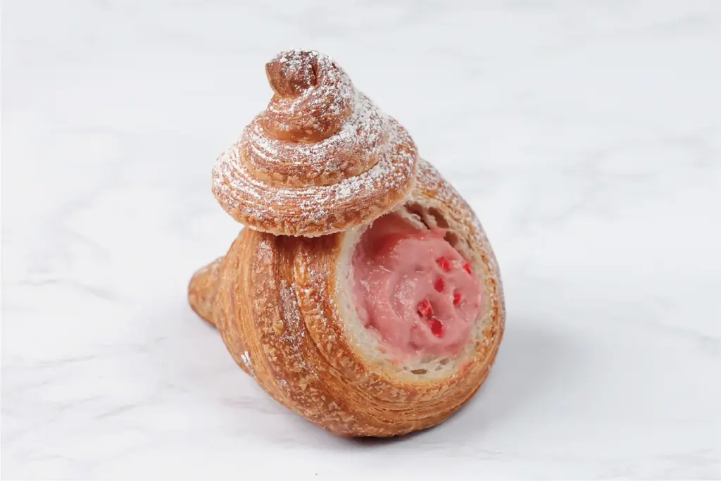 【メゾン・イチ プリュス越谷レイクタウン店】冬のシーズン限定！贅沢な「あまおう苺」を味わう新作パンを販売開始 画像 6