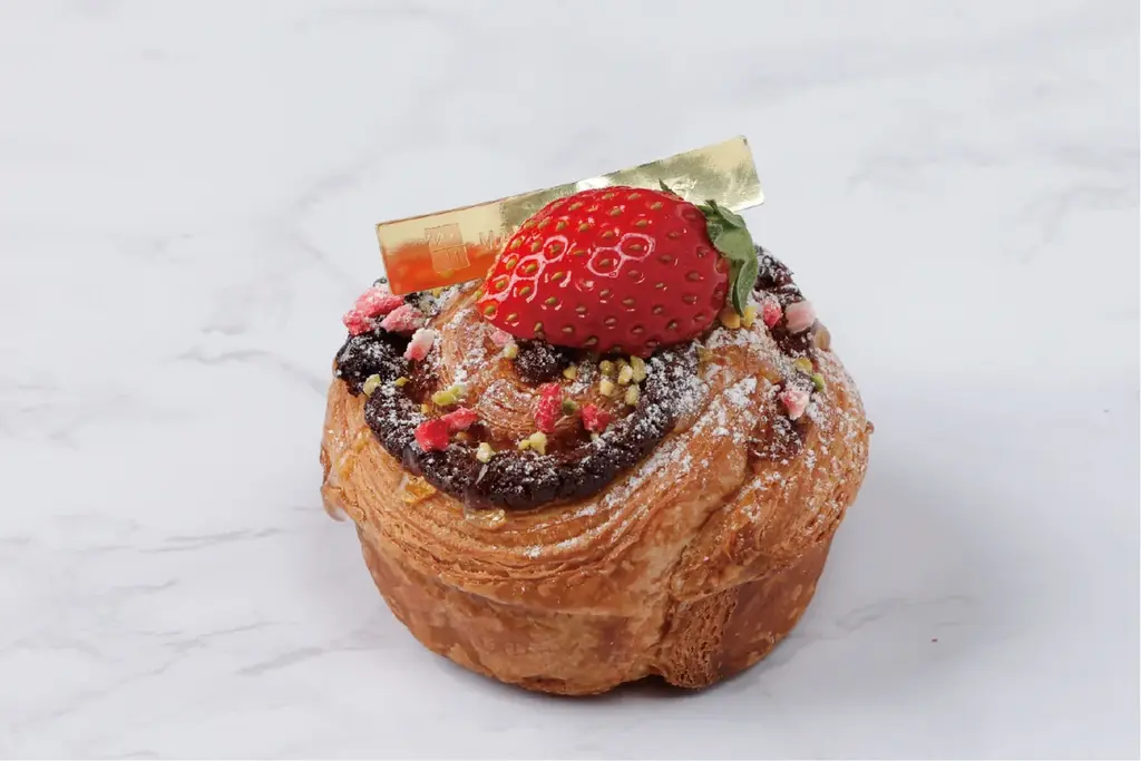【メゾン・イチ プリュス越谷レイクタウン店】冬のシーズン限定！贅沢な「あまおう苺」を味わう新作パンを販売開始 画像 8