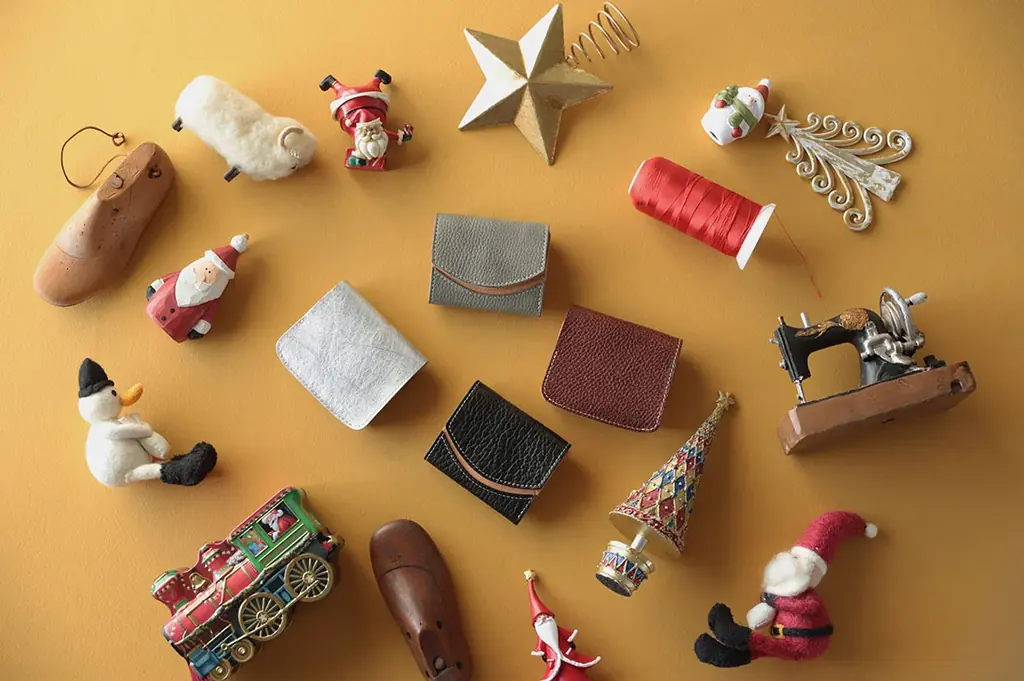 まだ間に合う【オーダーメイドのクリスマスギフト】カラーが選べる本革ミニ財布「小さいふ」が、12月8日まで受付中。 画像 15