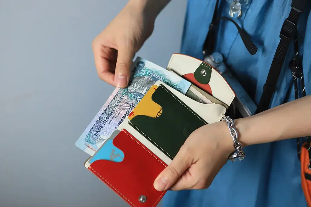 まだ間に合う【オーダーメイドのクリスマスギフト】カラーが選べる本革ミニ財布「小さいふ」が、12月8日まで受付中。 画像 9