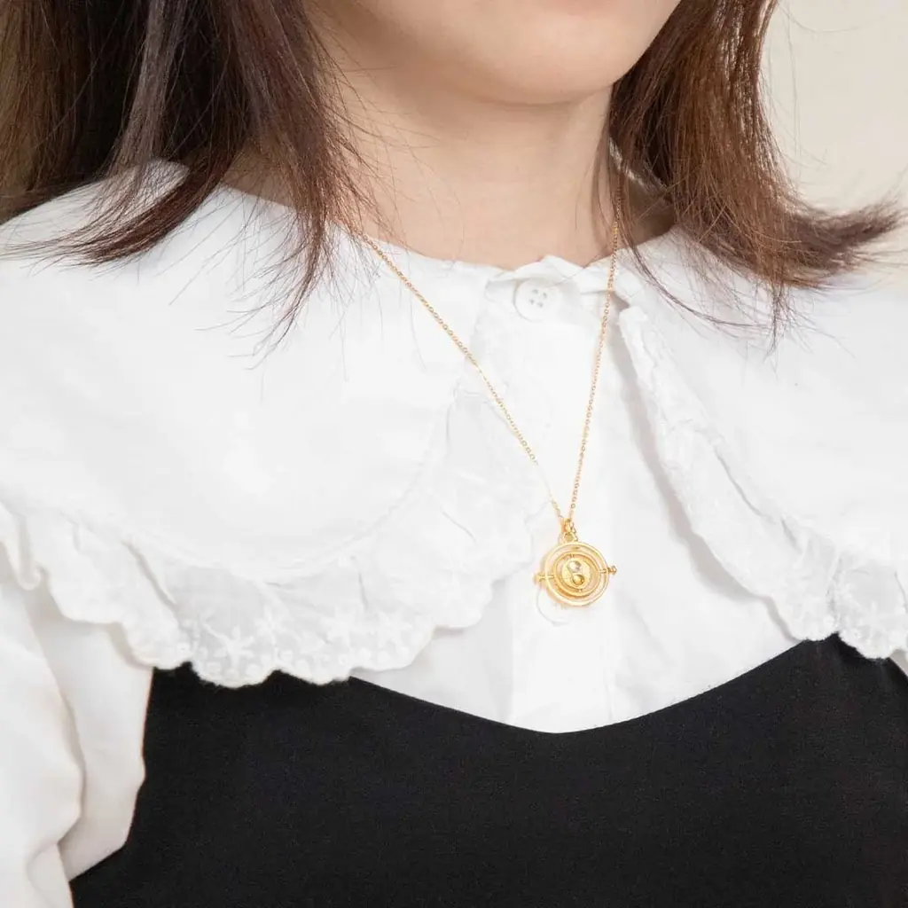 2025年12月5日(金)より「ハリー・ポッター　マホウドコロ」にて、映画『ハリー・ポッターと賢者の石』の公開25周年に先駆け、作中に登場するさまざまなアイテムをモチーフにした新商品を販売！ 画像 13