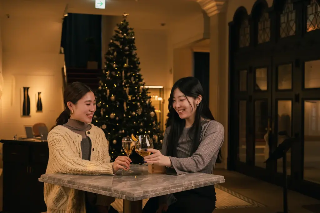 アールデコ建築の幻想的な空間でワックスアート作品を楽しむ。宿泊者以外も入場無料で楽しめるホテル内ギャラリー 「UNWIND GALLERY」にて「Jun’s Light」の展示開始！ 画像 7