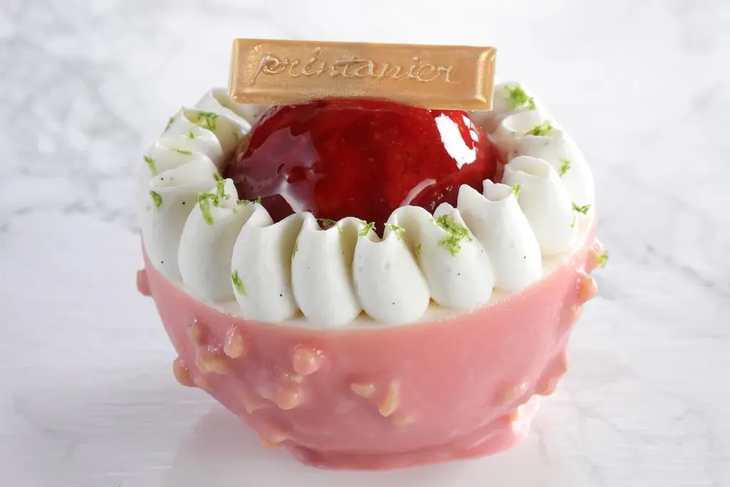 【シェラトン都ホテル大阪】「いちご」×「不思議の国のアリス」がテーマのアフタヌーンティーなど旬のいちごを満喫できる「いちごフェア」開催 画像 11