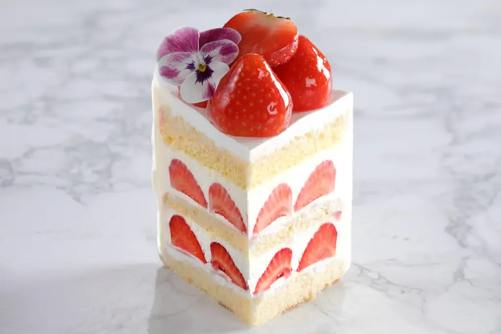 【シェラトン都ホテル大阪】「いちご」×「不思議の国のアリス」がテーマのアフタヌーンティーなど旬のいちごを満喫できる「いちごフェア」開催 画像 13