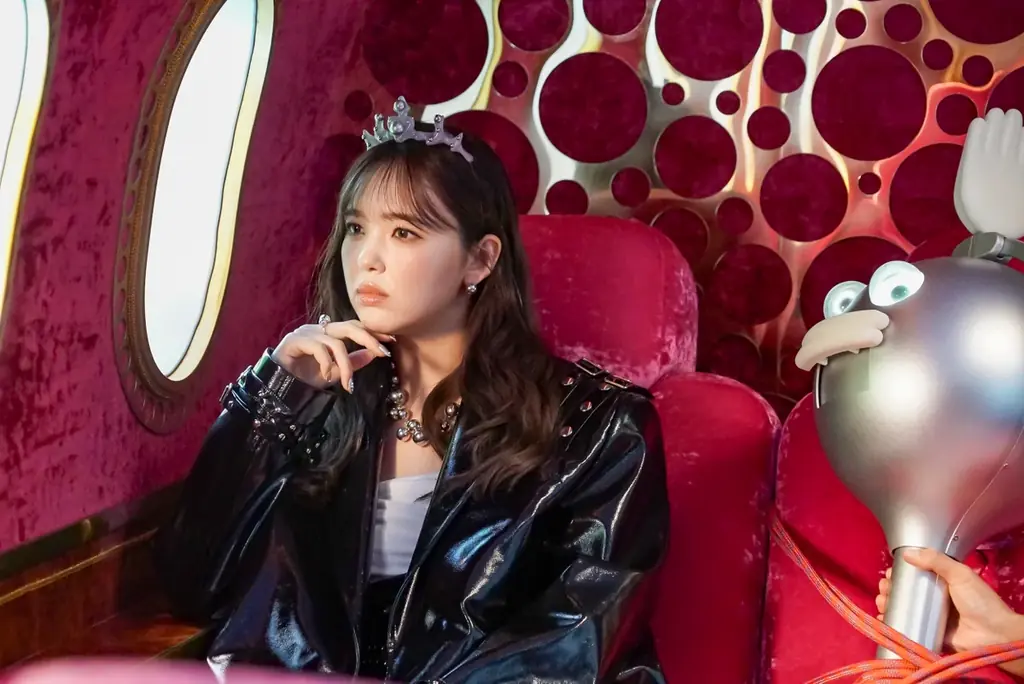 「PACHI-PACHI-7（パチパチセブン）」Season２スタート！　藤田ニコルさんが新キャラ「PACHI-PACHI-QUEEN(パチパチクイーン)」を熱演 画像 7