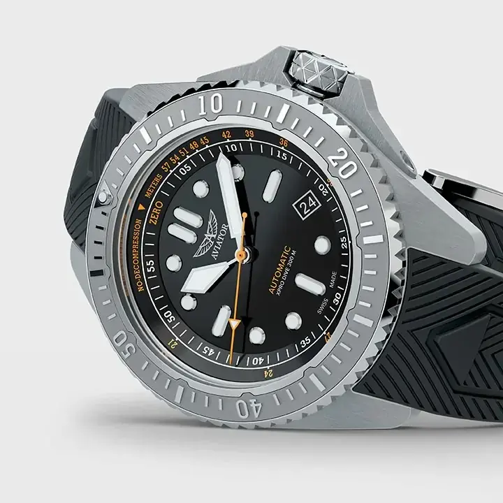 海と空、二つの極限環境を制する新世代ダイバーズウォッチ「XPRO DIVE 300 AUTO」発売! Navy SEALs ダイビングマニュアルを搭載した“二環境対応”ツールウォッチ 画像 7