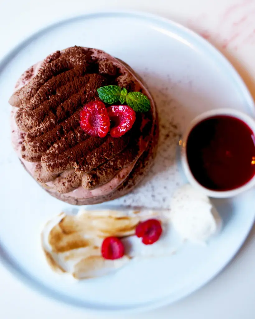 【MICASADECO】冬の始まりを彩るパンケーキ！濃厚マスカルチョコムース×ベリーと高級抹茶×ゆずジャムの贅沢なハーモニー 画像 3