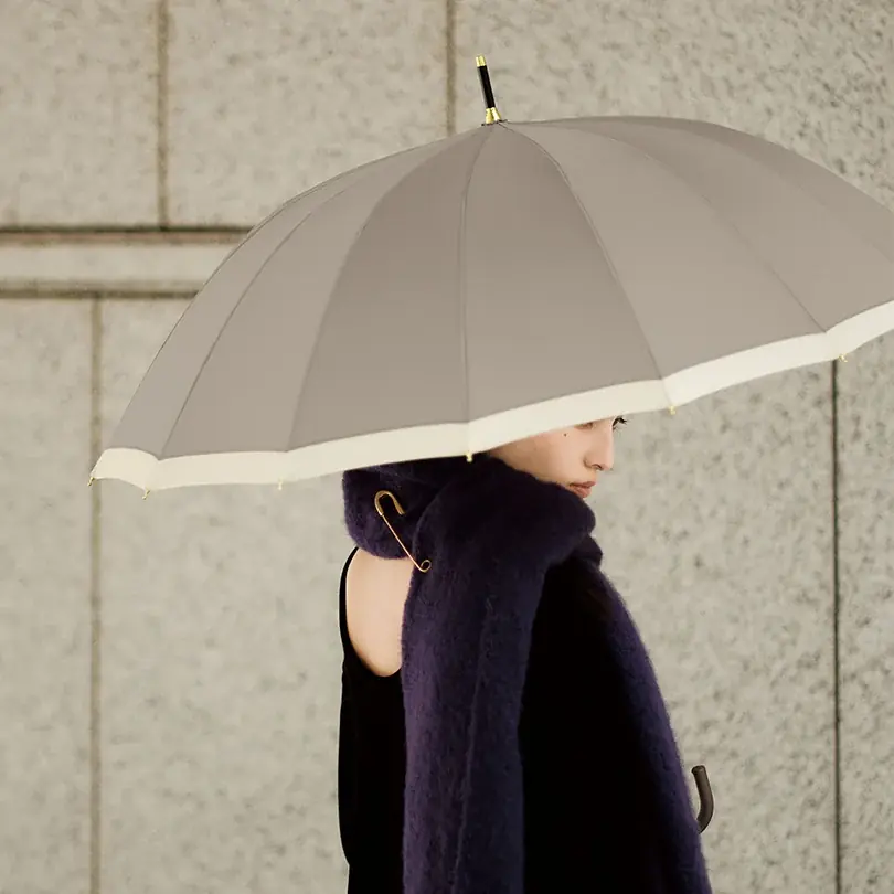 【株式会社ビコーズ】ホリデー気分を彩るクリスマスキャンペーンを開催！楽天ストアで傘・レインコートをご購入いただいた先着30名様に、心ときめく特製ギフトラッピングとクリスマスチャームをプレゼント！ 画像 7