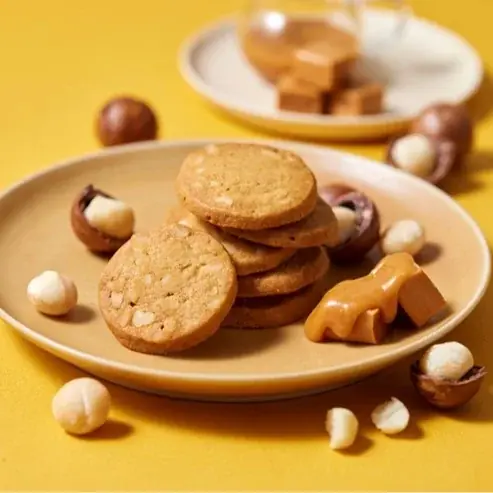 冬の贈りもの、自分へのごほうびに 艶やかなクリスマスローズが彩る「カドー ドゥ リベール」12月20日(土)発売 画像 3