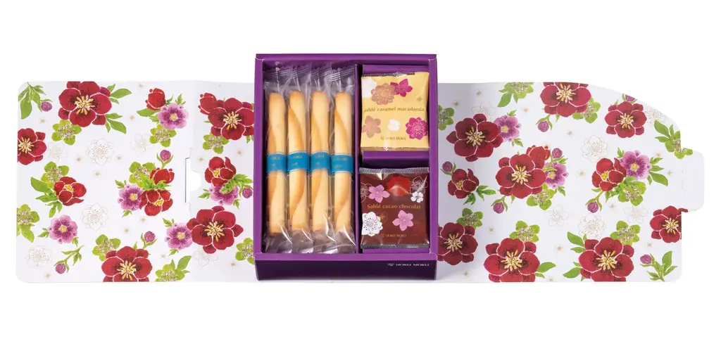 冬の贈りもの、自分へのごほうびに 艶やかなクリスマスローズが彩る「カドー ドゥ リベール」12月20日(土)発売 画像 5