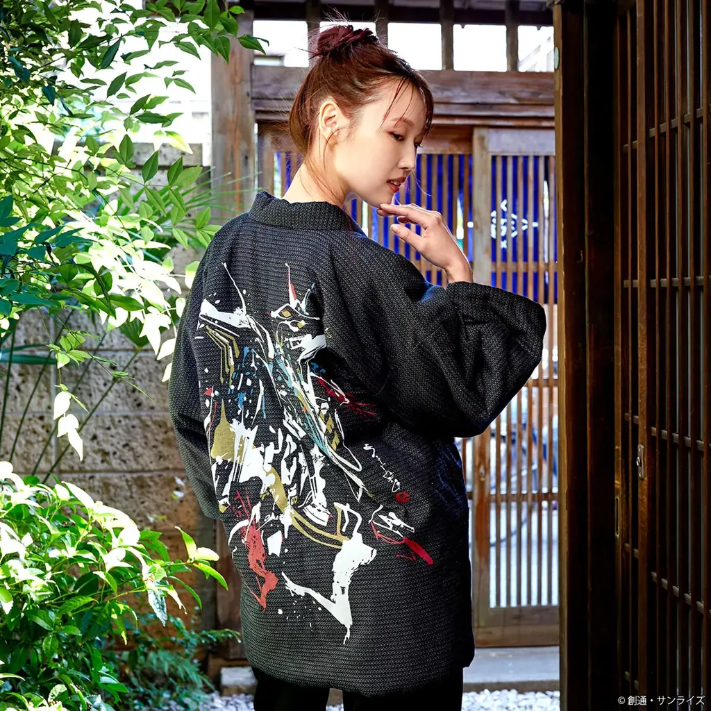 『機動戦士ガンダム 逆襲のシャア』、『機動戦士ガンダム 閃光のハサウェイ キルケーの魔女』より、大正二年創業の老舗、宮田織物とのコラボによる「わた入れ半纏（はんてん）」が登場! 画像 13