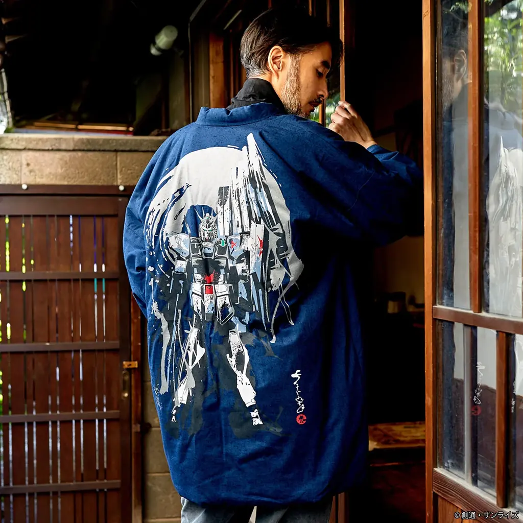 『機動戦士ガンダム 逆襲のシャア』、『機動戦士ガンダム 閃光のハサウェイ キルケーの魔女』より、大正二年創業の老舗、宮田織物とのコラボによる「わた入れ半纏（はんてん）」が登場! 画像 4