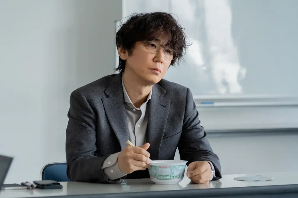 ABEMAオリジナルドラマ『スキャンダルイブ』#3／週刊誌記者“奏”川口春奈が、大手事務所と週刊誌の“癒着”に切り込む！大物俳優にまつわる“性加害疑惑”も判明！？ 画像 3