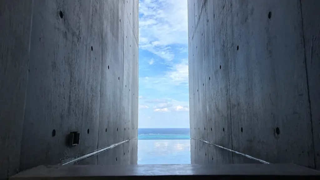 沖縄に新名所誕生へ！天空と海がつながるプライベートサウナヴィラ。インフィニティ露天風呂で極上の“ととのい”を味わえる1棟貸切ヴィラ「MERIVAS MOTOBU」始動！ 画像 4