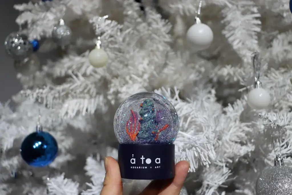 アトアの国内最大級の球体水槽“AQUA TERRA”がオリジナルスノードームに！【神戸の港の劇場型アクアリウム】 画像 2