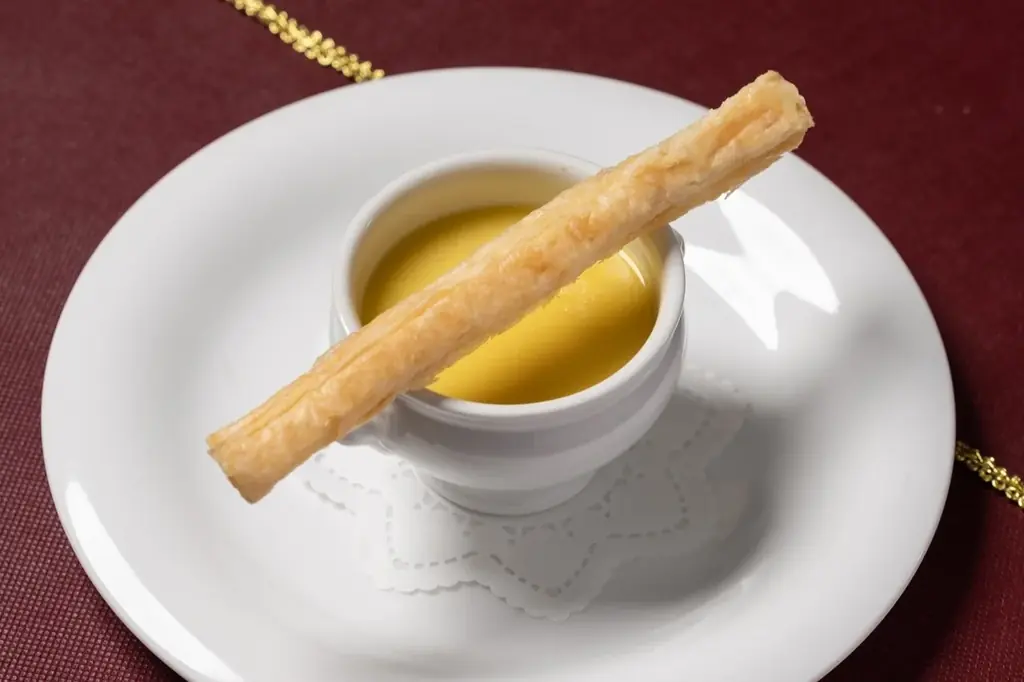 【12/24・25限定】ウニ・キャビア・オマール海老・フォアグラなど豪華食材をつかったコースを夜景とともに。福岡・中州 es（エス）「クリスマスディナー2025」予約開始 画像 7