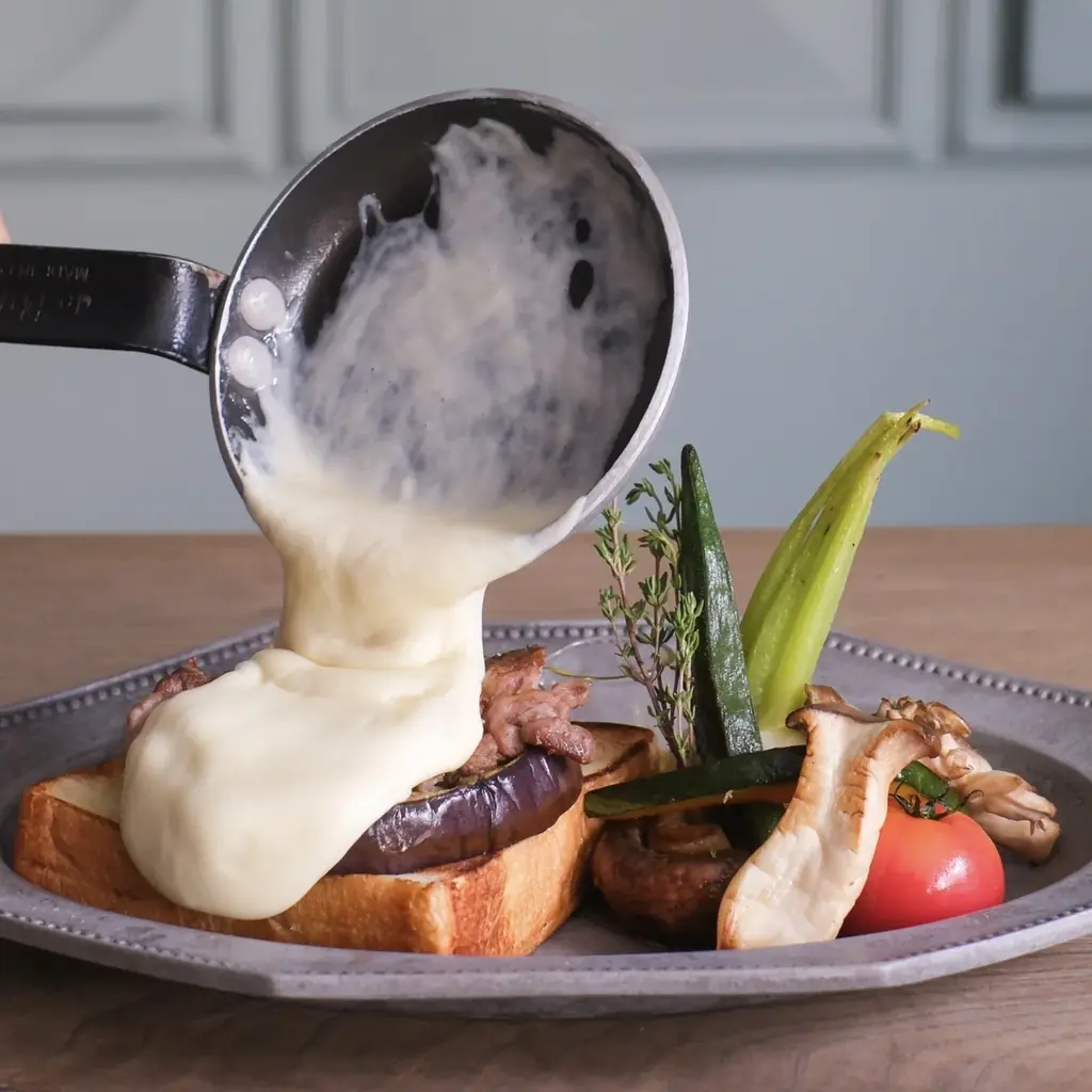 ステーキ&パフェ〈夜プルミエメ〉。ちょっとよそゆきの朝ごはん＜プルミエメ＞が新業態をスタート！クリスマスは特別ディナーやケーキのテイクアウトも！ 画像 8