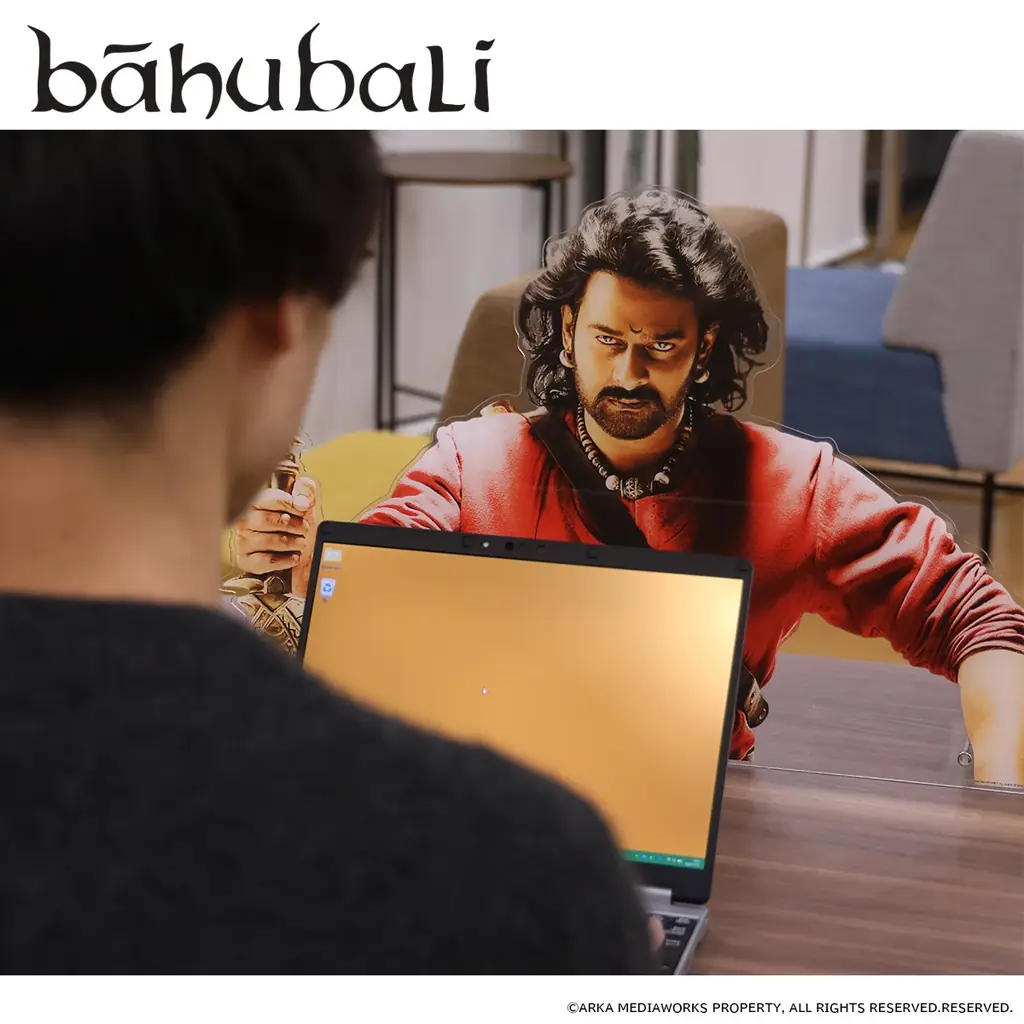 インド映画『バーフバリ』×プレミアムバンダイのコラボがついに結願！40cm超の巨大アクスタや映画の世界に入り込めるタオル、『有給休暇中』アクスタなど展開。 画像 30