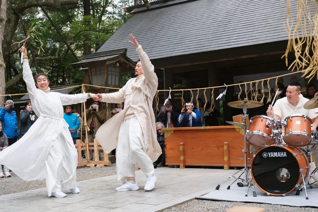 毎年冬至の恒例行事『天岩戸注連縄張神事』を令和七年十二月二十二日（月）に開催～「注連縄（しめ縄）発祥の地」宮崎県・高千穂の天岩戸神社～ 画像 12
