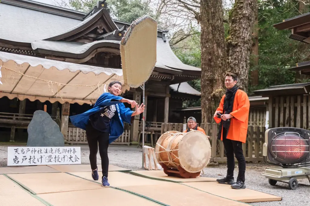 毎年冬至の恒例行事『天岩戸注連縄張神事』を令和七年十二月二十二日（月）に開催～「注連縄（しめ縄）発祥の地」宮崎県・高千穂の天岩戸神社～ 画像 2