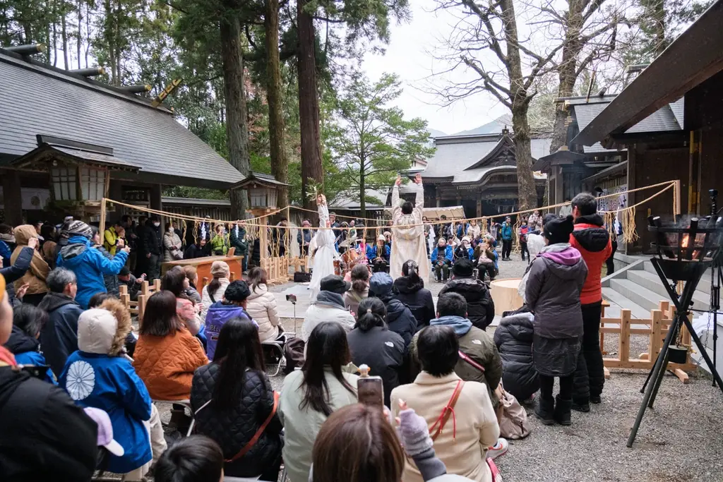 毎年冬至の恒例行事『天岩戸注連縄張神事』を令和七年十二月二十二日（月）に開催～「注連縄（しめ縄）発祥の地」宮崎県・高千穂の天岩戸神社～ 画像 5