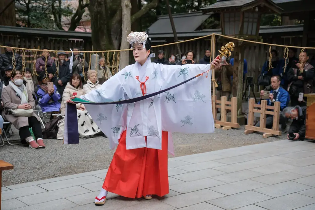 毎年冬至の恒例行事『天岩戸注連縄張神事』を令和七年十二月二十二日（月）に開催～「注連縄（しめ縄）発祥の地」宮崎県・高千穂の天岩戸神社～ 画像 9