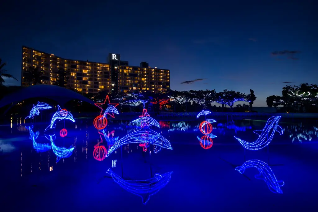 沖縄・恩納村【サンタと一緒に☆記念撮影】高さ13ｍのバブルツリー、イルカのイルミネーション、夢のキャンディハウス etc. 画像 5