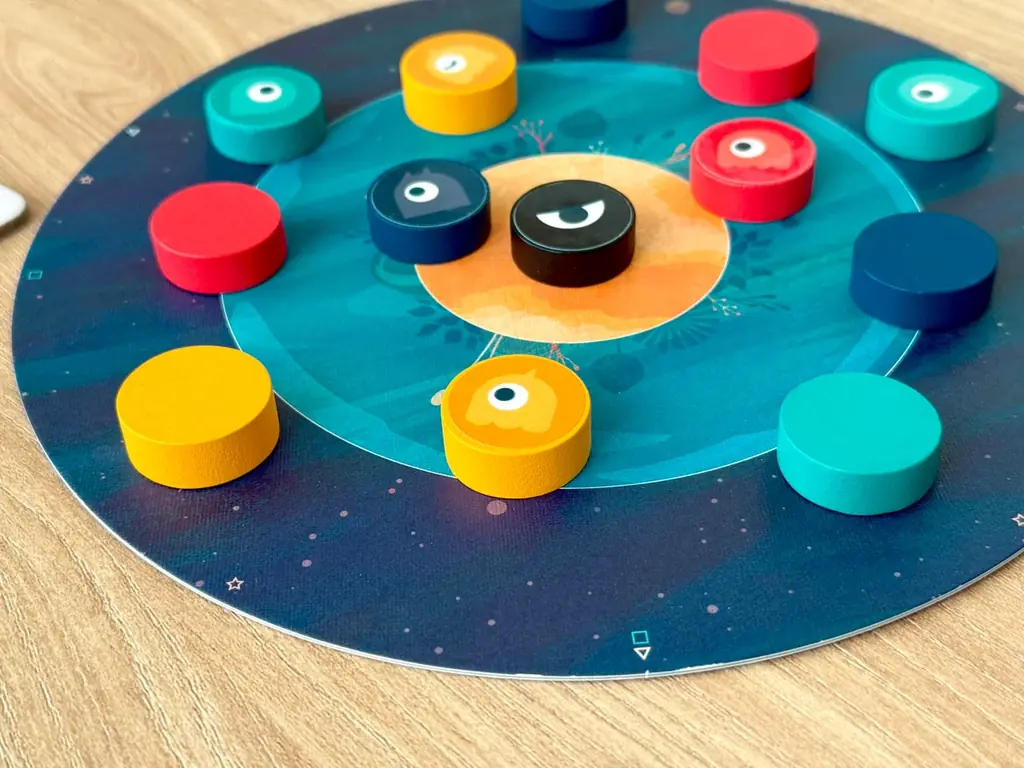 【全国で一般発売】磁石で「ピタッ」とくっつく快感！宇宙カーリングボードゲーム『プラネピタ』 画像 2