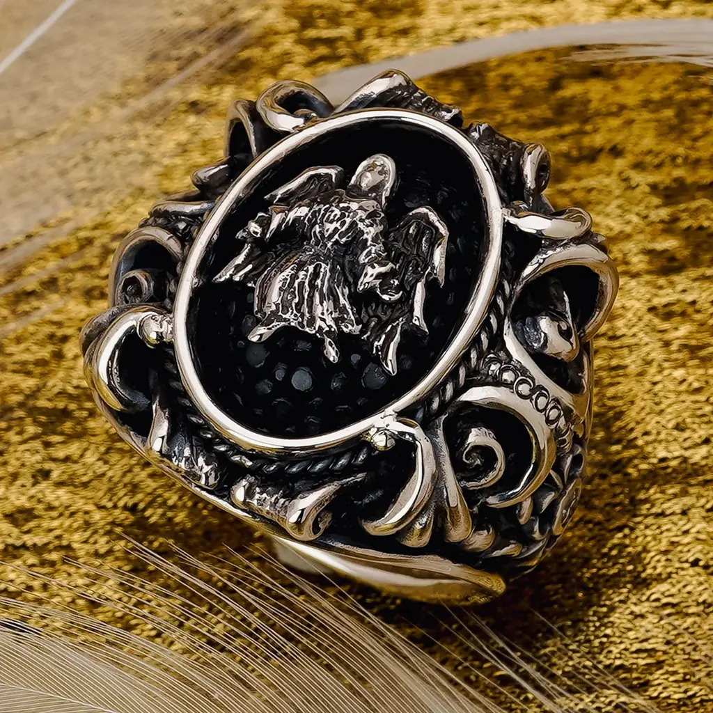 -Dennis Pollicino氏への敬意を込め- 2025年12月13日にLEATHERS AND TREASURESが新作リングとエンジェルパーツを発売 画像 3