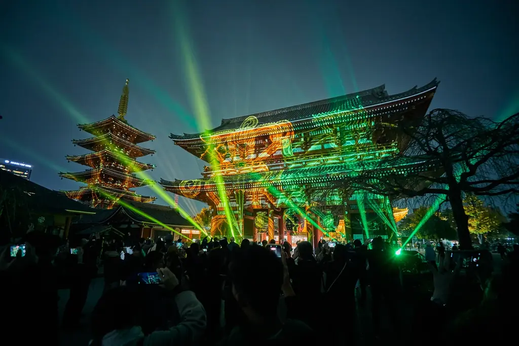 一旗プロデュース「ASAKUSA CULTURE & LIGHTS 2025」の公式記録写真を公開。浅草寺史上初、宝蔵門・五重塔・二天門プロジェクションマッピング。名勝 伝法院庭園と絵馬堂の鑑賞機会。 画像 10