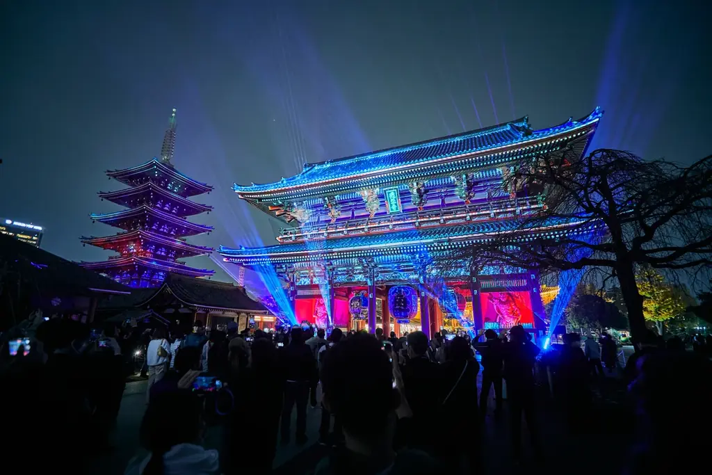 一旗プロデュース「ASAKUSA CULTURE & LIGHTS 2025」の公式記録写真を公開。浅草寺史上初、宝蔵門・五重塔・二天門プロジェクションマッピング。名勝 伝法院庭園と絵馬堂の鑑賞機会。 画像 11