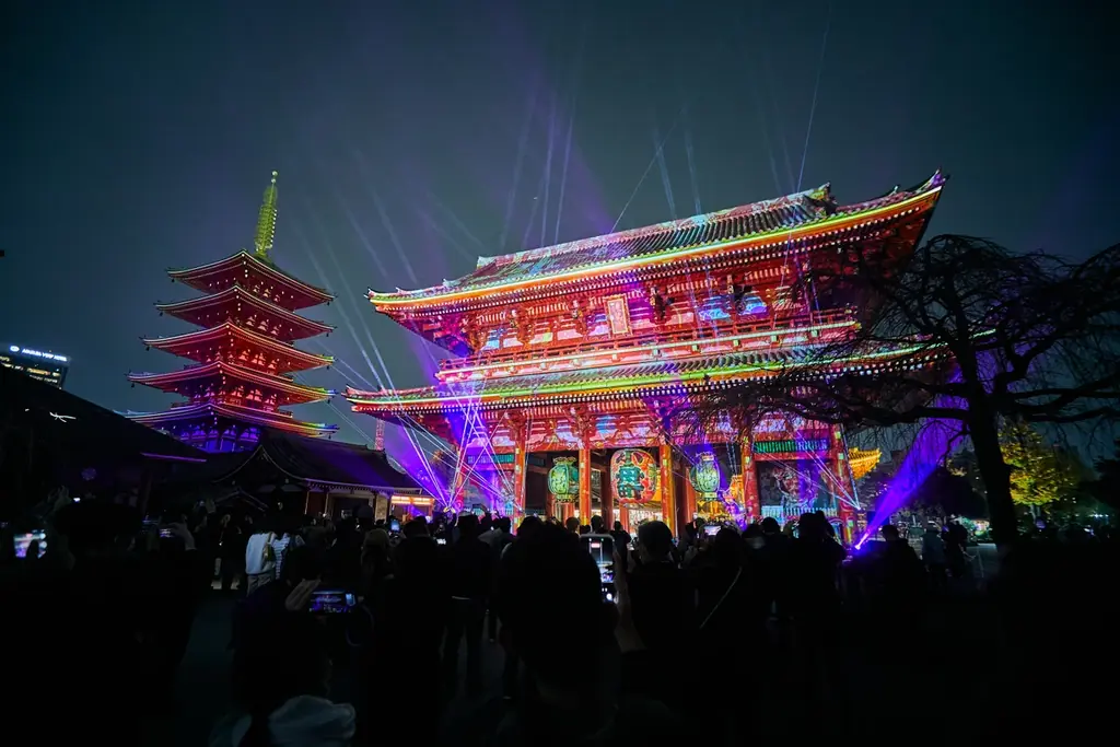 一旗プロデュース「ASAKUSA CULTURE & LIGHTS 2025」の公式記録写真を公開。浅草寺史上初、宝蔵門・五重塔・二天門プロジェクションマッピング。名勝 伝法院庭園と絵馬堂の鑑賞機会。 画像 12
