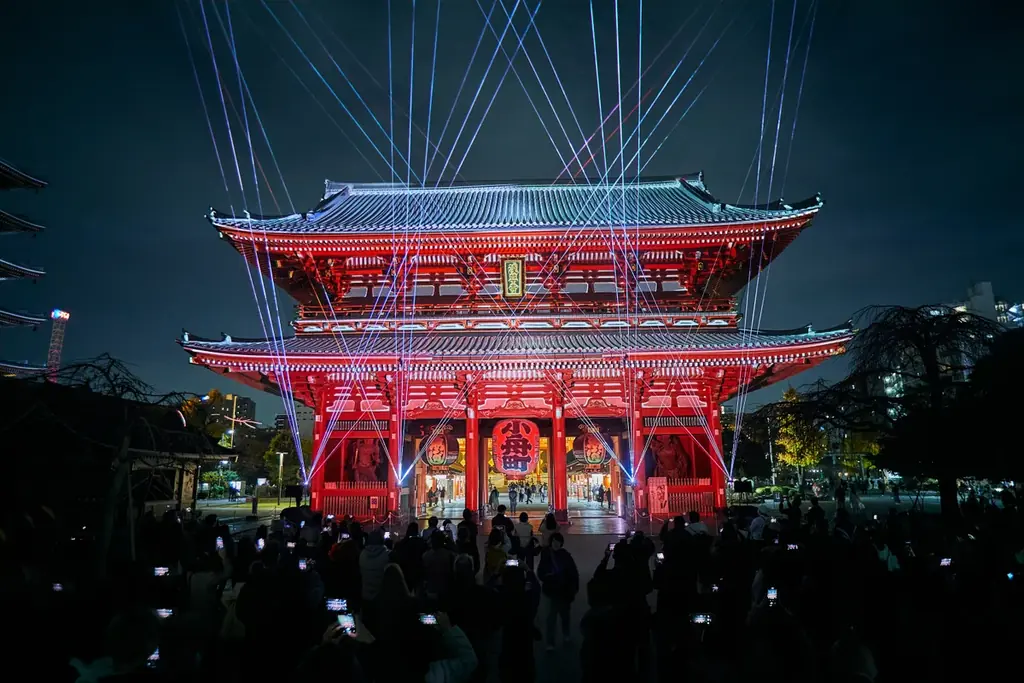 一旗プロデュース「ASAKUSA CULTURE & LIGHTS 2025」の公式記録写真を公開。浅草寺史上初、宝蔵門・五重塔・二天門プロジェクションマッピング。名勝 伝法院庭園と絵馬堂の鑑賞機会。 画像 14