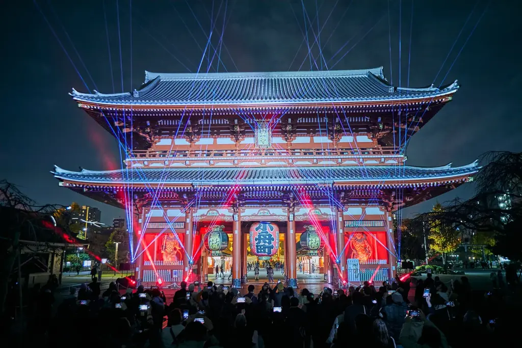 一旗プロデュース「ASAKUSA CULTURE & LIGHTS 2025」の公式記録写真を公開。浅草寺史上初、宝蔵門・五重塔・二天門プロジェクションマッピング。名勝 伝法院庭園と絵馬堂の鑑賞機会。 画像 15