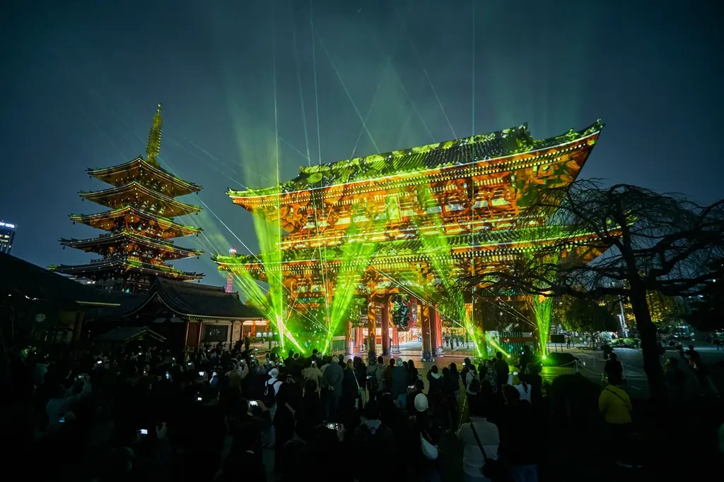 一旗プロデュース「ASAKUSA CULTURE & LIGHTS 2025」の公式記録写真を公開。浅草寺史上初、宝蔵門・五重塔・二天門プロジェクションマッピング。名勝 伝法院庭園と絵馬堂の鑑賞機会。 画像 8