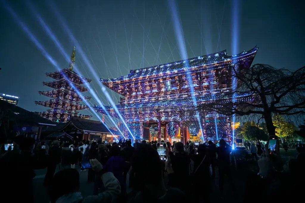 一旗プロデュース「ASAKUSA CULTURE & LIGHTS 2025」の公式記録写真を公開。浅草寺史上初、宝蔵門・五重塔・二天門プロジェクションマッピング。名勝 伝法院庭園と絵馬堂の鑑賞機会。 画像 9