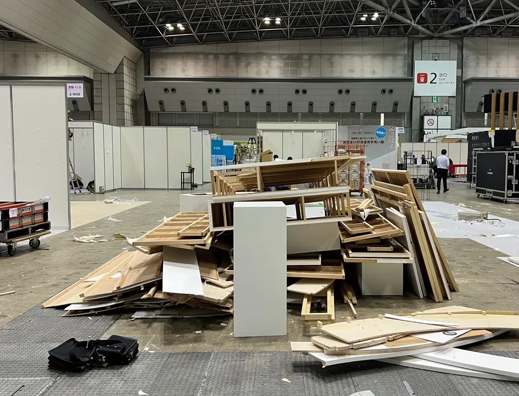 発想の転換で「木材廃棄量ゼロ」を目指す／デザイン会社が提案する展示会ブースの新構法「再生板紙構法」とは？ 画像 2