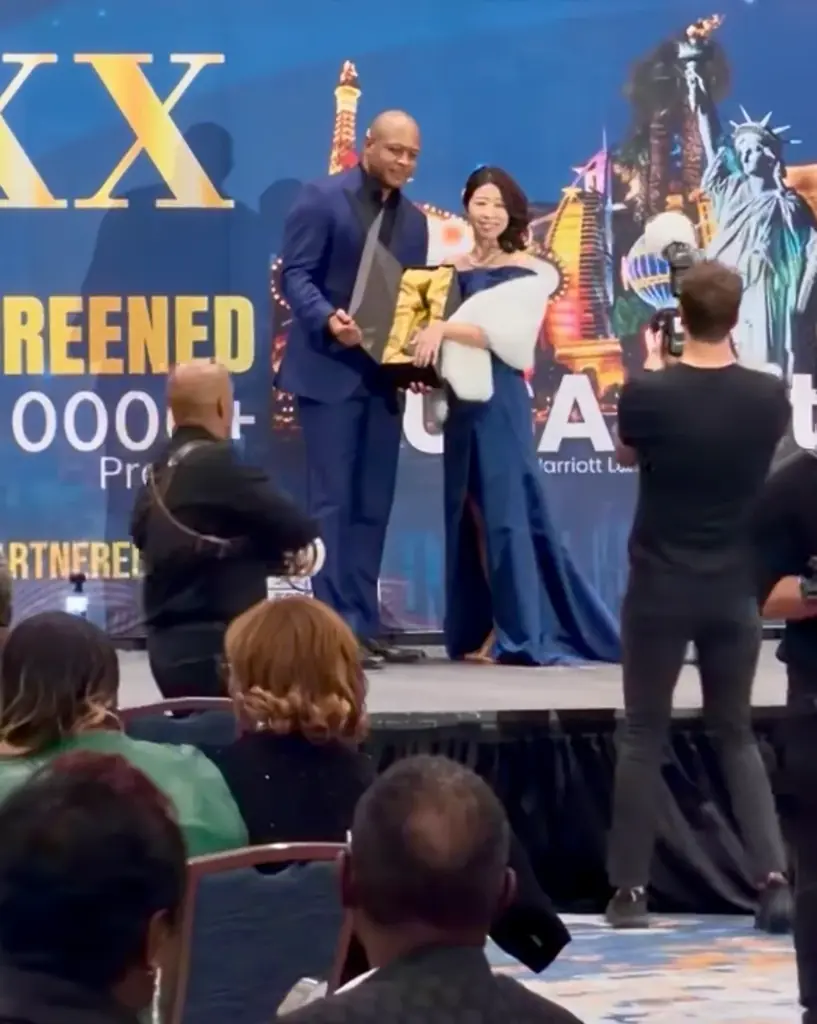 山本真奈美がFluxx Awardsで国際二部門を受賞