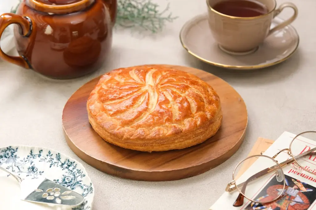 【おうちでフランスの新年を体験】幸福を分け合うスイーツ『フランス伝統菓子 ガレット・デ・ロワ2026』をスナックミーオンラインストアで期間限定発売 画像 1