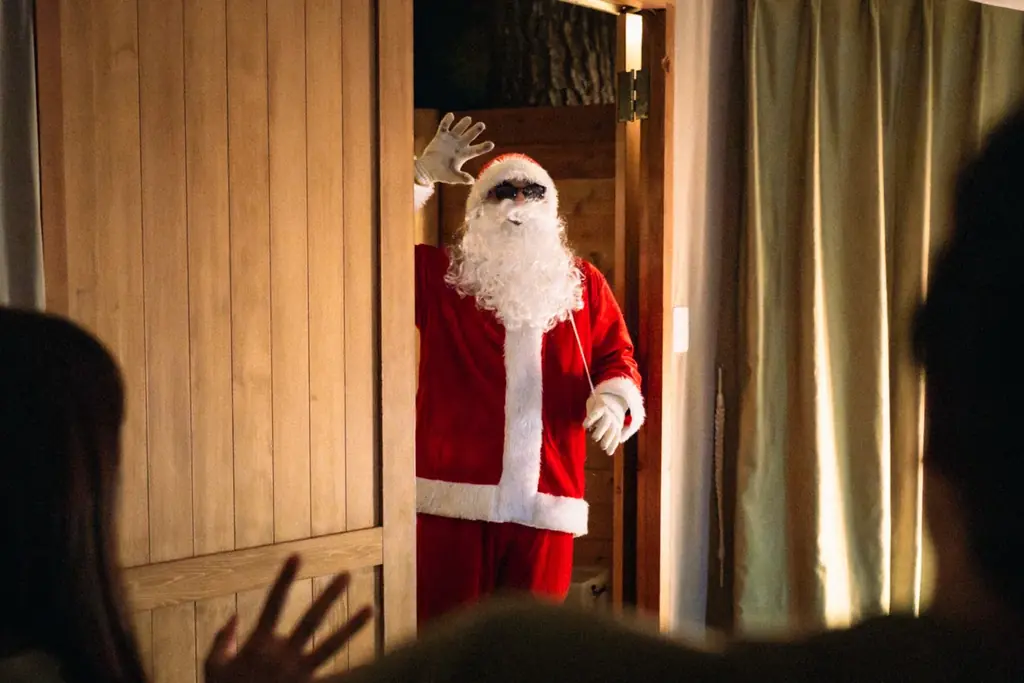 【愛知県一宮市】クリスマスイブはすでに満室。“サンタがプレゼントを持って客室に訪れる”唯一無二のクリスマスが、予約開始とともに動き始める｜ウッドデザインパークいちのみや-紡-グランピング 画像 1