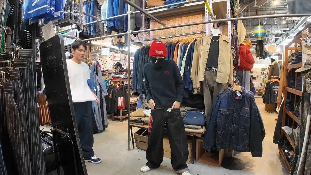 高感度なハイファッションをエンタメとして発信するYouTubeクリエイター集団「ポーカーズ」が、SPINNSにてコーディネートバトルを開催！ポーカーズが厳選した古着アイテムを全国5店舗で発売決定！ 画像 6