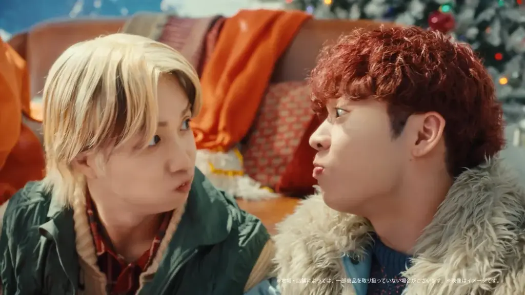 BE:FIRSTがファミマのチキンを頬張る！賑やかなクリスマスパーティーを開催新CM『ファミマ×BE:FIRST クリスマスチキン』篇12月9日（火）放映開始最新曲「街灯」がタイアップソングに決定！ 画像 4