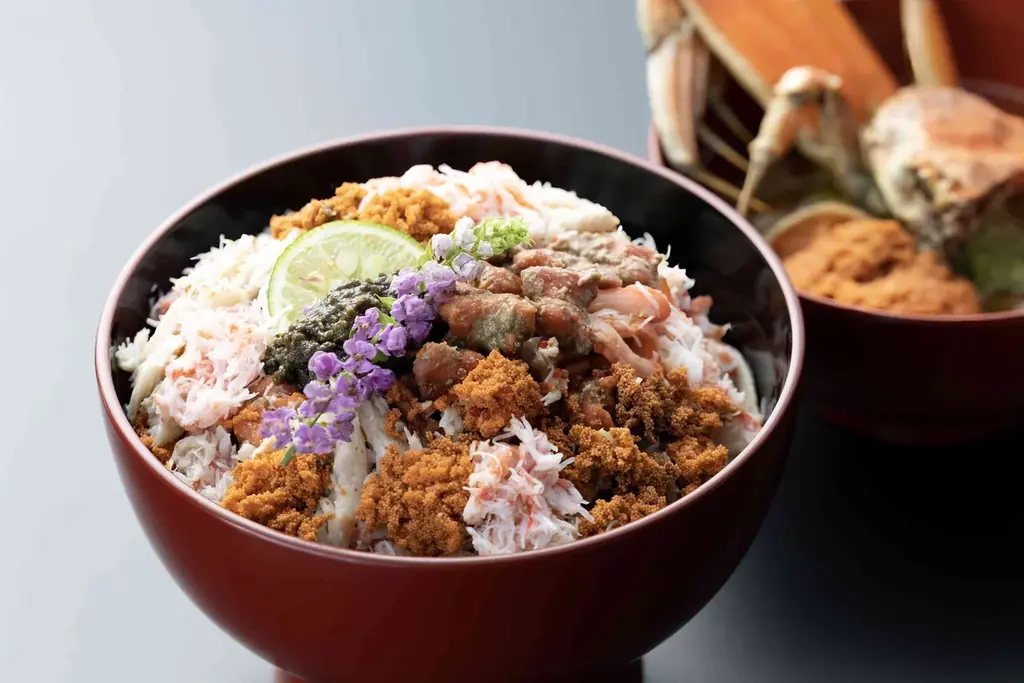 阪急うめだに登場　かにまつば監修の松葉がに丼