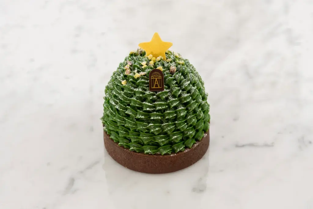 フランス・パリのサロン・ド・テ「アンジェリーナ」より、クリスマスツリーをモチーフにしたモンブランやクリスマス仕立ての大きなモンブラン登場！ 画像 2