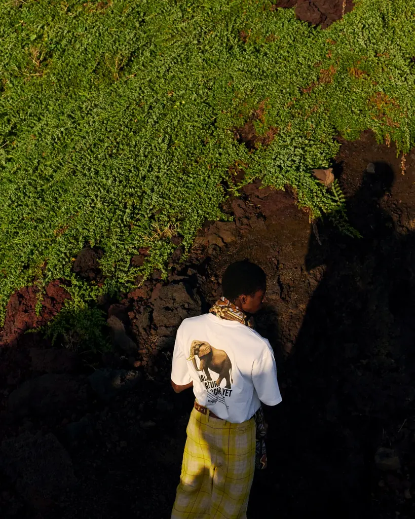 〈STARBUCKS STAND by BEAMS〉より、『SEASONAL Collection』が初登場。今シーズンはコーヒー豆の産地“KENYA”をイメージ。 画像 4