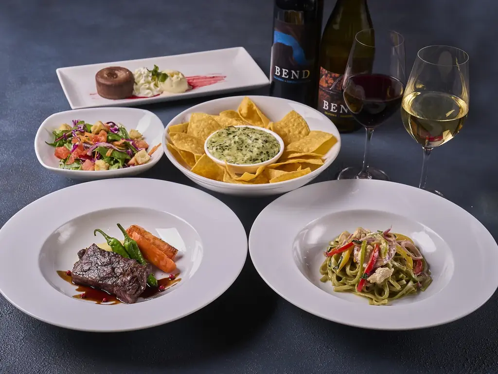 プレミアム・ピザ・ダイニング「カリフォルニア・ピザ・キッチン」クリスマス、年末年始におすすめ「CPKホリデーコース」 画像 1