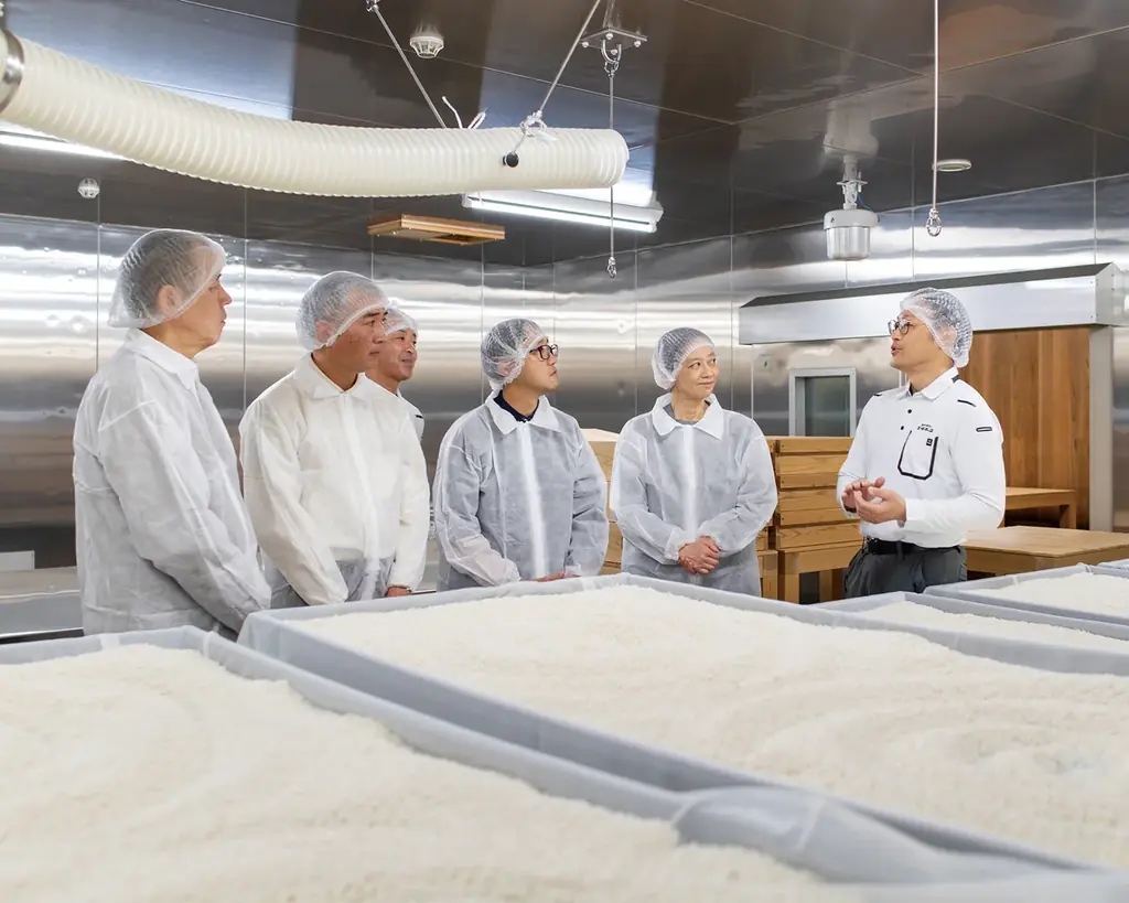 【志摩観光ホテル】2026年 ホテルオリジナル日本酒「志摩」第6弾は「宮の雪」の宮﨑本店とのコラボレーション。三重の水と米で醸す、華やかで繊細な純米大吟醸を700本限定で販売。 画像 6